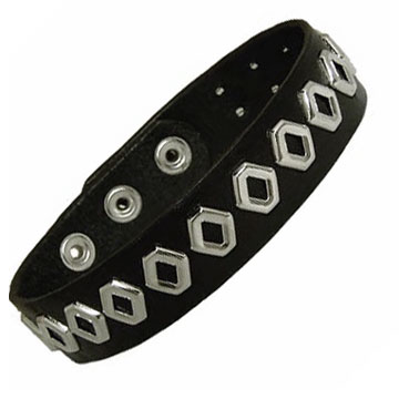 Armband With Chain Spot Studs