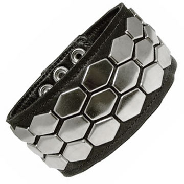 Armband With Three Rows Of Hexagon Studs 